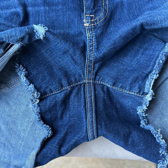 Torrid 3.5 Inch Vintage Stretch Mid-Rise Short 12 - Picture 3 of 12